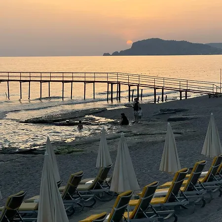 Gold Twins Boutique Hotel 3*